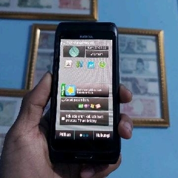 NOKIA E7