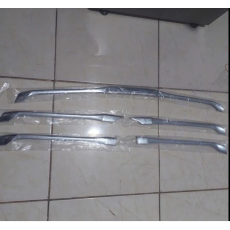 List Gril Bumper Depan Toyota Innova 2012