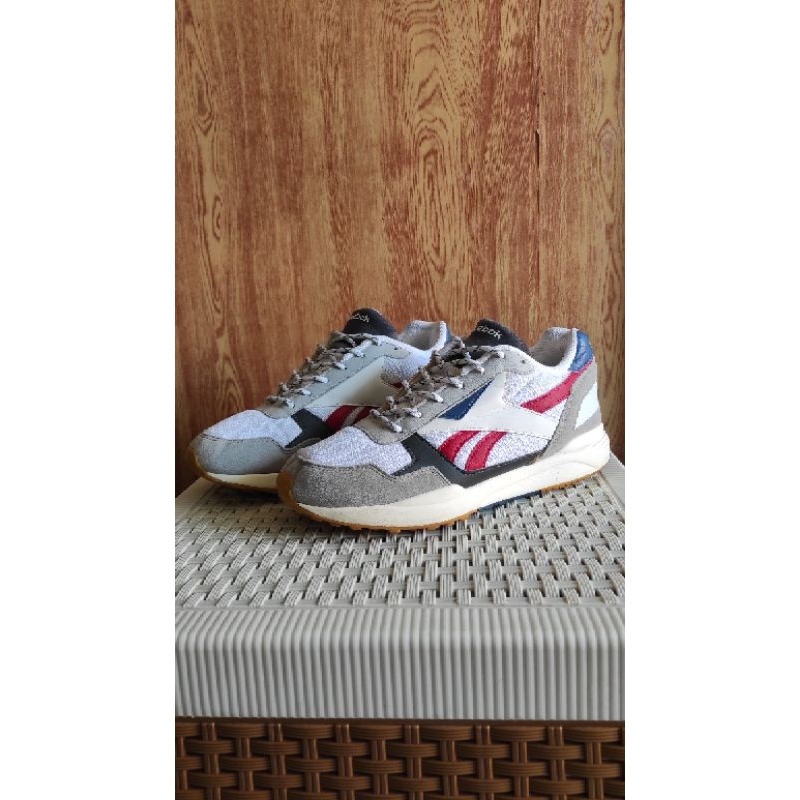sepatu Reebok royal Bridge second original