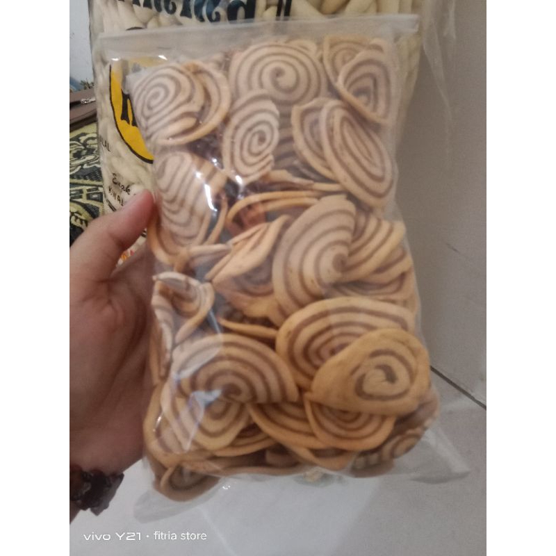 

cemilan kemasan 200gram