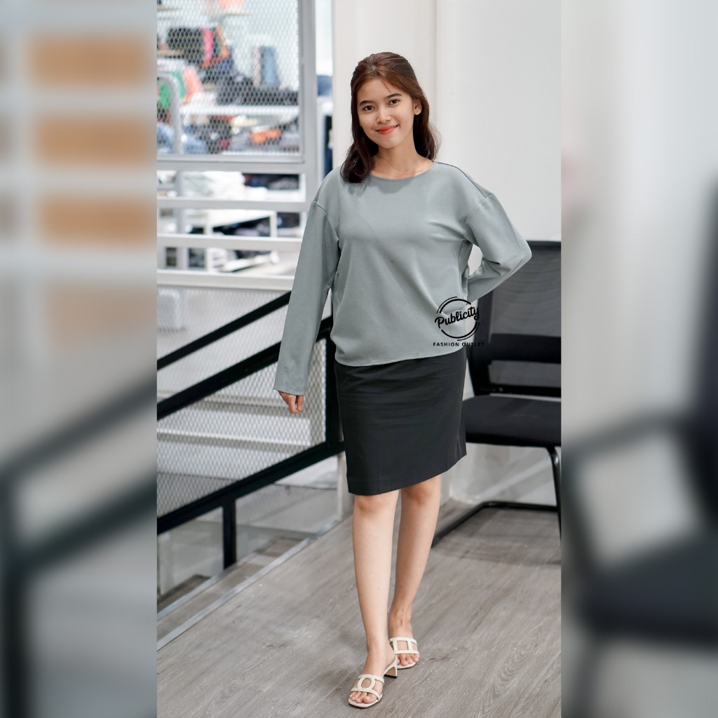 KAOS WANITA LENGAN PANJANG YUNIEQL LEHER BULAT BELAKANG VARIASI