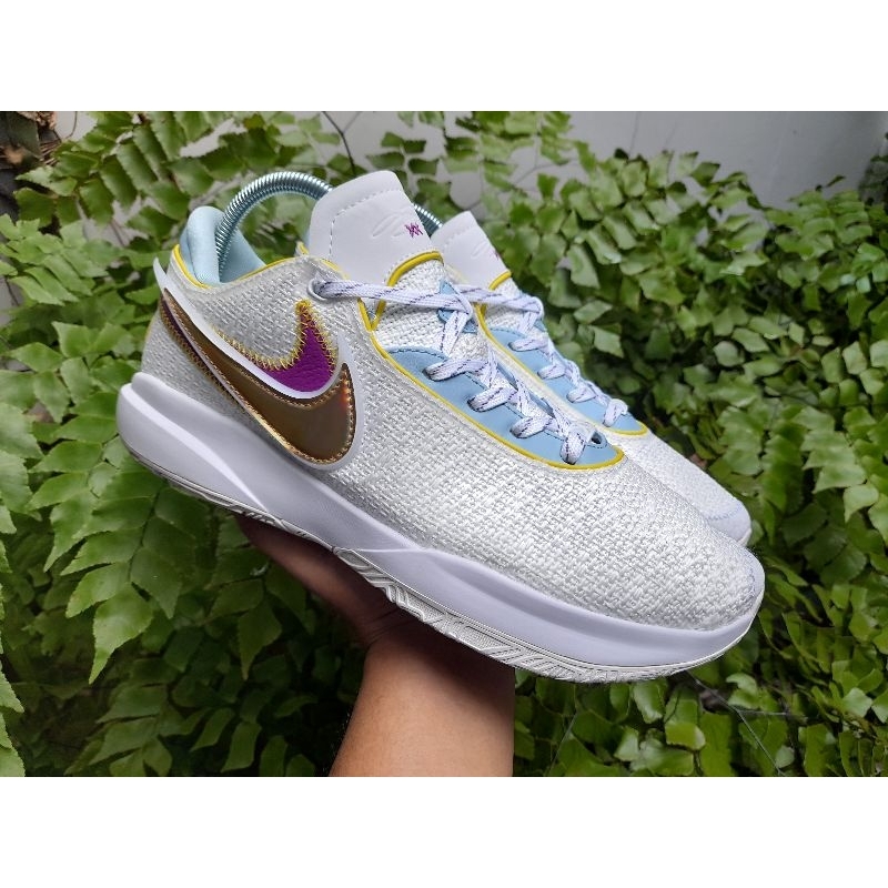 LEBRON 20 WHITE GOLD