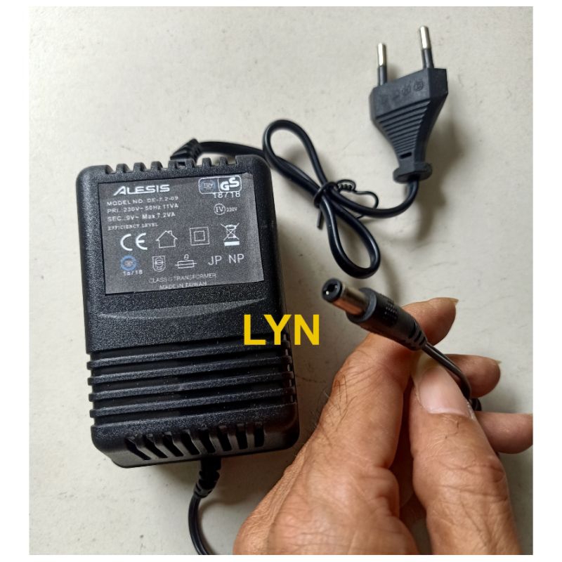 ADAPTOR EFFECT VOCAL ALESIS UNTUK MICROVERB4 MADE IN TAIWAN DAN MALAYSIA