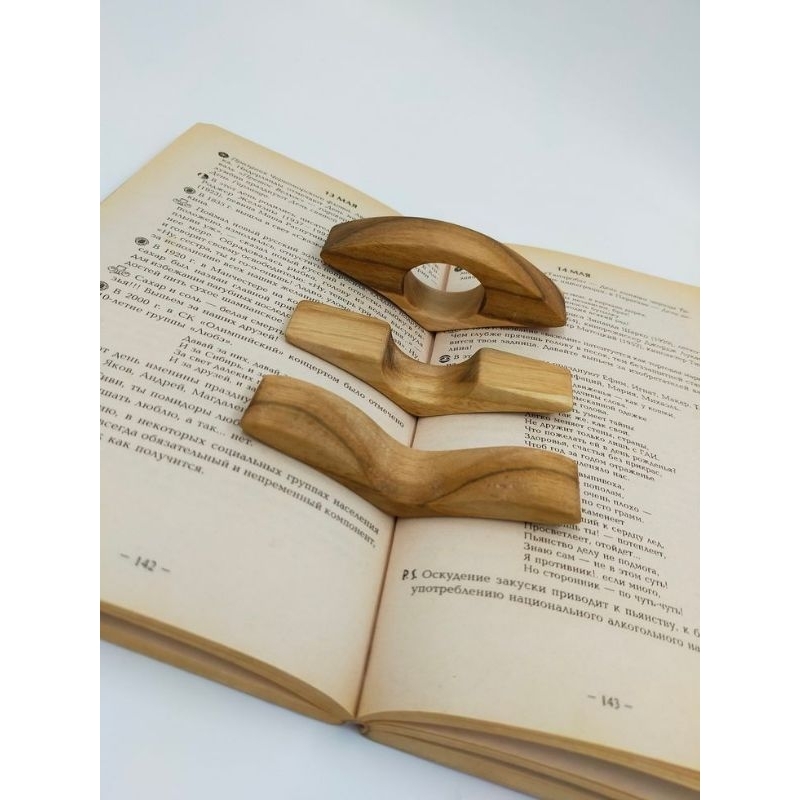 

Wooden Book Page Holder Aesthetic Pembatas Buku Penanda Halaman