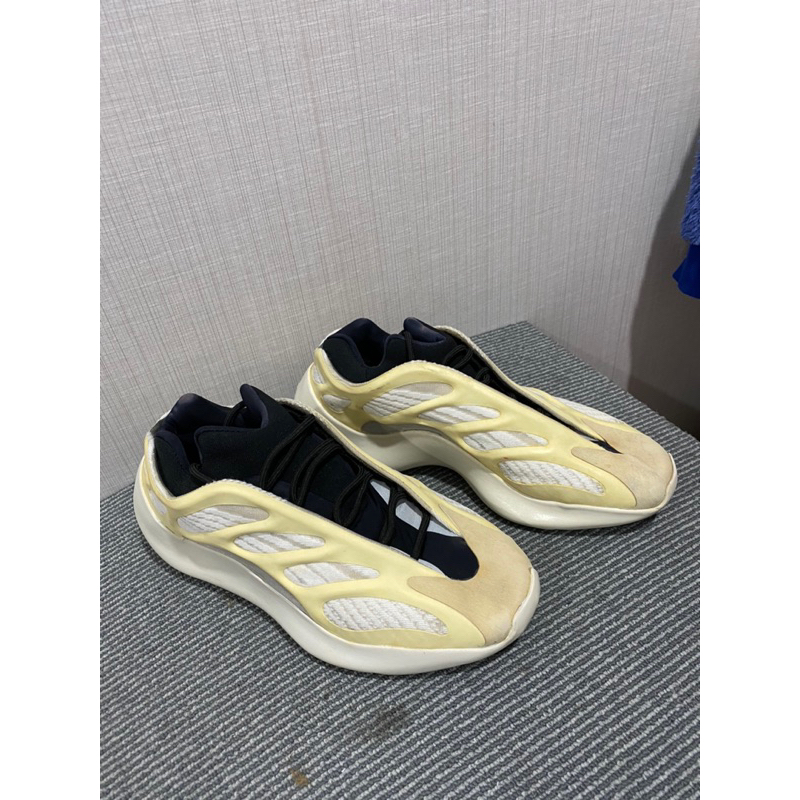 Sepatu ADIDAS YEEZY BOOST 700 V3 size 44/280