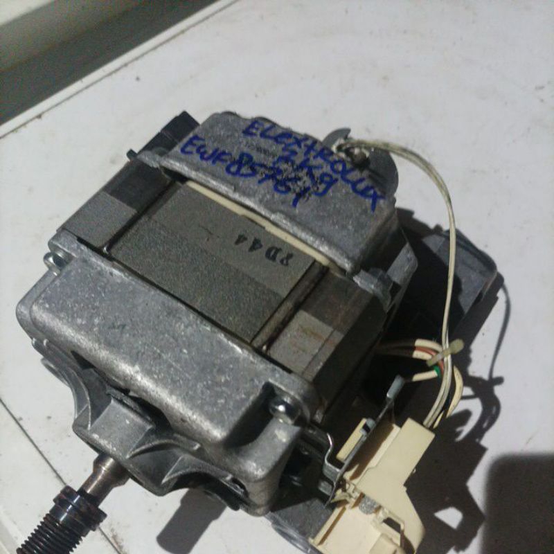 dinamo mesin cuci electrolux EWF85761