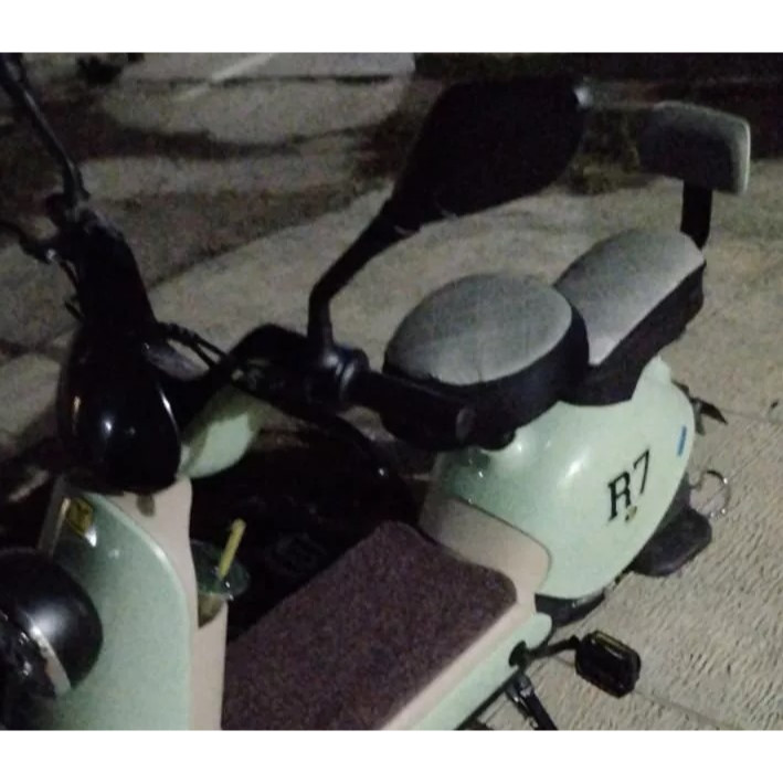 Sarung jok sepeda listrik model wajit / Bungkus sadel selis model wajit