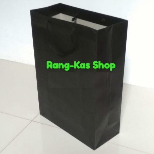 

Paperbag HITAM Polos Folio Mewah Duplex Laminating doff