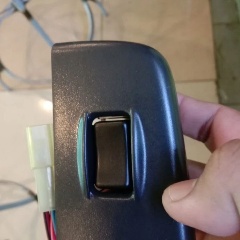 SAKLAR POWER WINDOW SUZUKI AMENITY ESTEEM