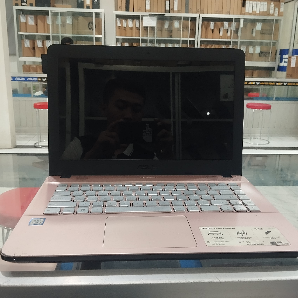 Laptop Asus Vivobook X441U Core i3 gen 7 RAM 4GB HDD 1TB Layar 14" Siap Pakai