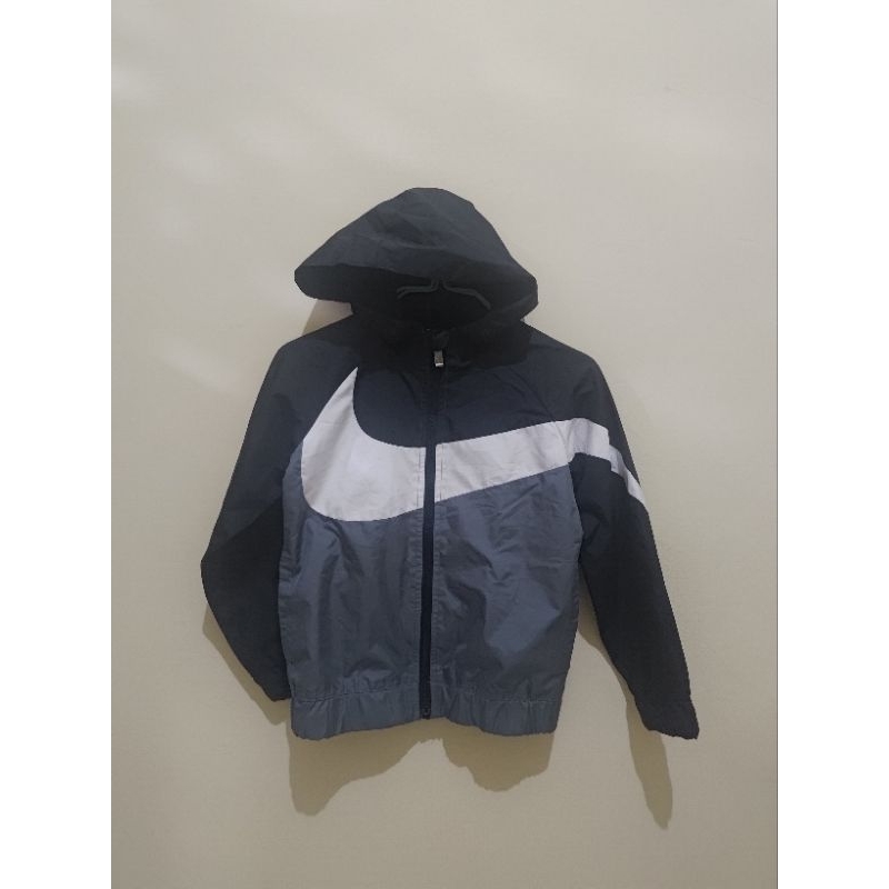 Perjaketan Nike anak (preloved)