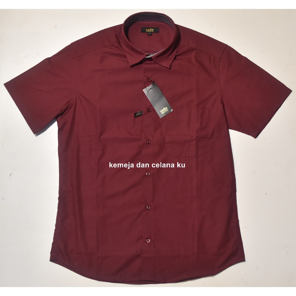 Kemeja Pria Formal COLE Lengan Pendek Marun Polos Slimfit DPT 173