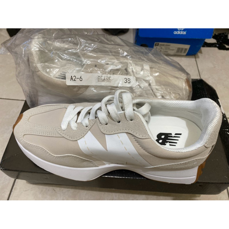 PRELOVED SEPATU NB 327 ORIGINAL PREMIUM WHITE NEW SIZE 38
