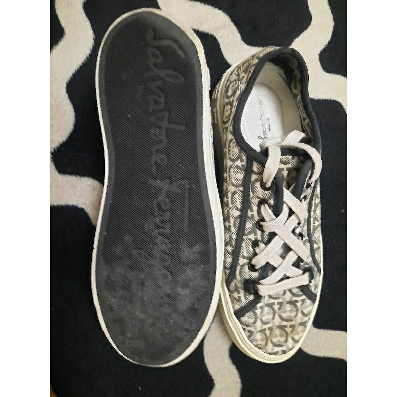 Sepatu Salvatore Ferragamo Second