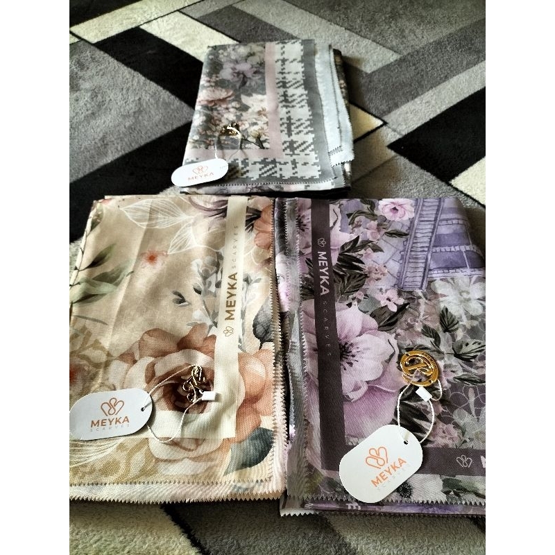 Meyka scarves