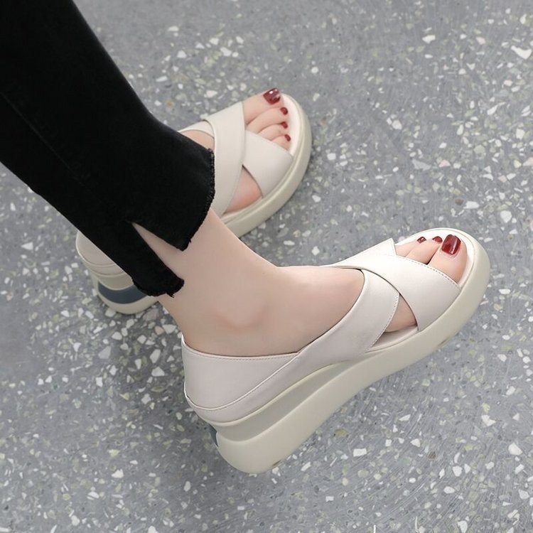 Sepatu Sandal Wedges Tinggi Grace Livana Wanita Perempuan Sintetis Premium Formal Kerja Casual Murah