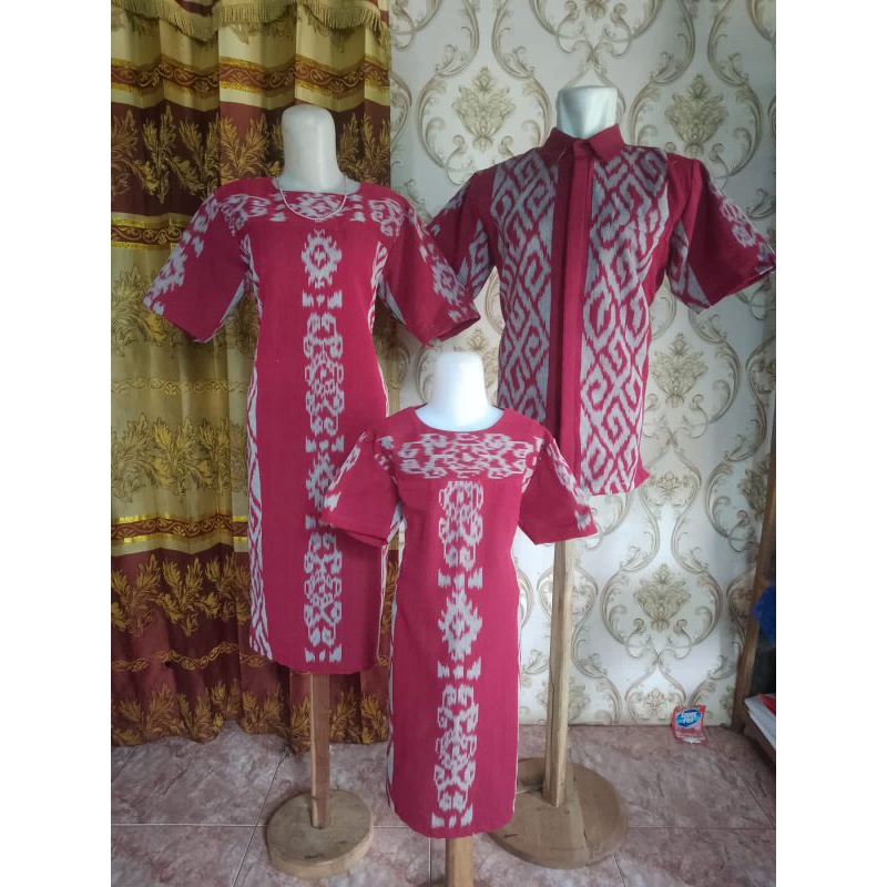 couple seragam keluarga tenun Jepara