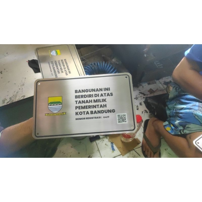 

name plate metal / etsa / etching / grafir