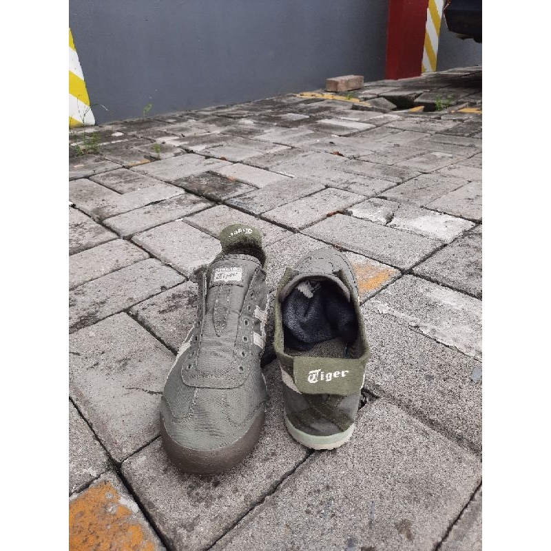 sepatu onitsuka tiger mexico 66 slip on mantle green unisex ( waterproof ) size 42( 27cm )