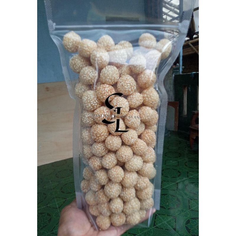 

kue lebaran keriing VIRAL BEST SELLER ( MACHO ) KECIPUT uk 1/2kg. FULL WIJEN DI LUAR terdapat isian kelapa didalam.