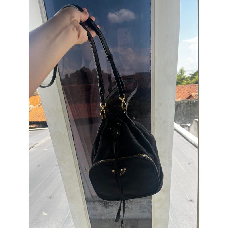 preloved sling bucket mini prada zip $ lampo