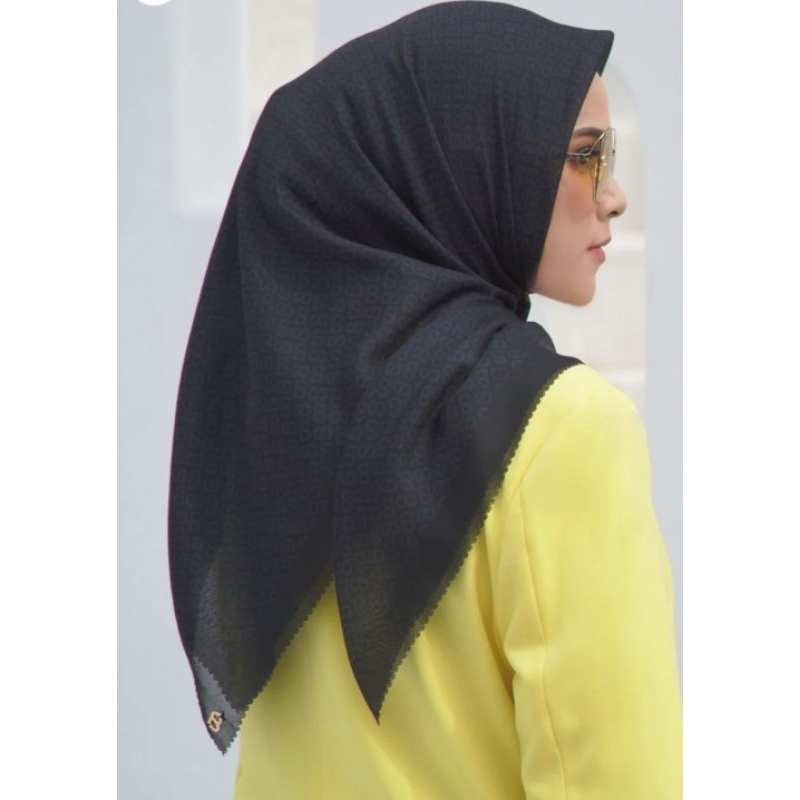 Buttonscarves Tapis square Series New (part 1)