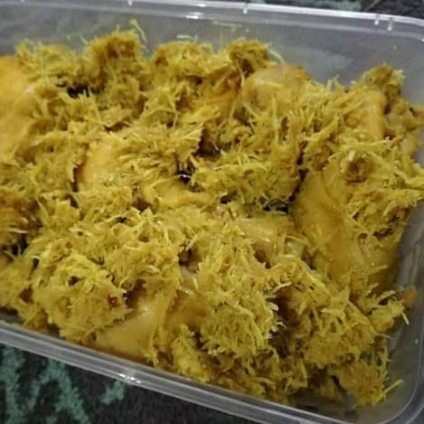 

ayam ungkep serundeng kelapa bumbu kuning siap goreng