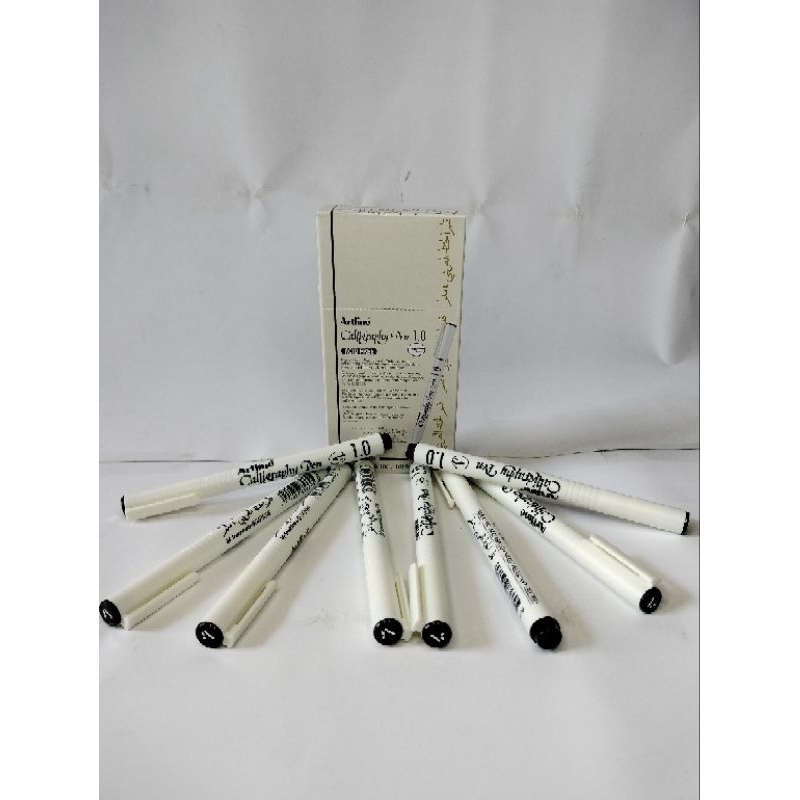 

Artline Caligraphy Pen ukuran 0.1
