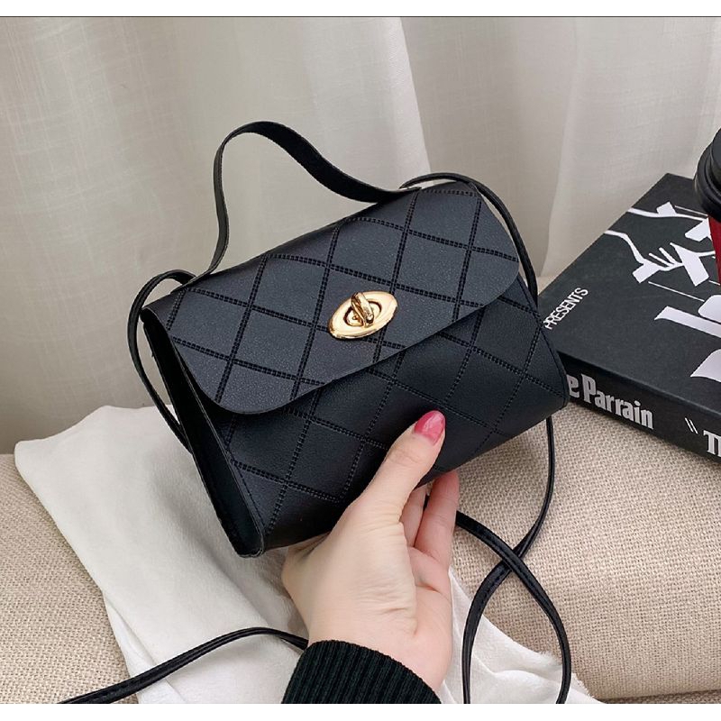 Tas Selempang wanita / Tas Selempang Kecil Portabel belah ketupat / Tas wanita Bahu warna Hitam ( Te