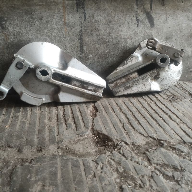 Tutup tromol belakang Karisma Kirana Original