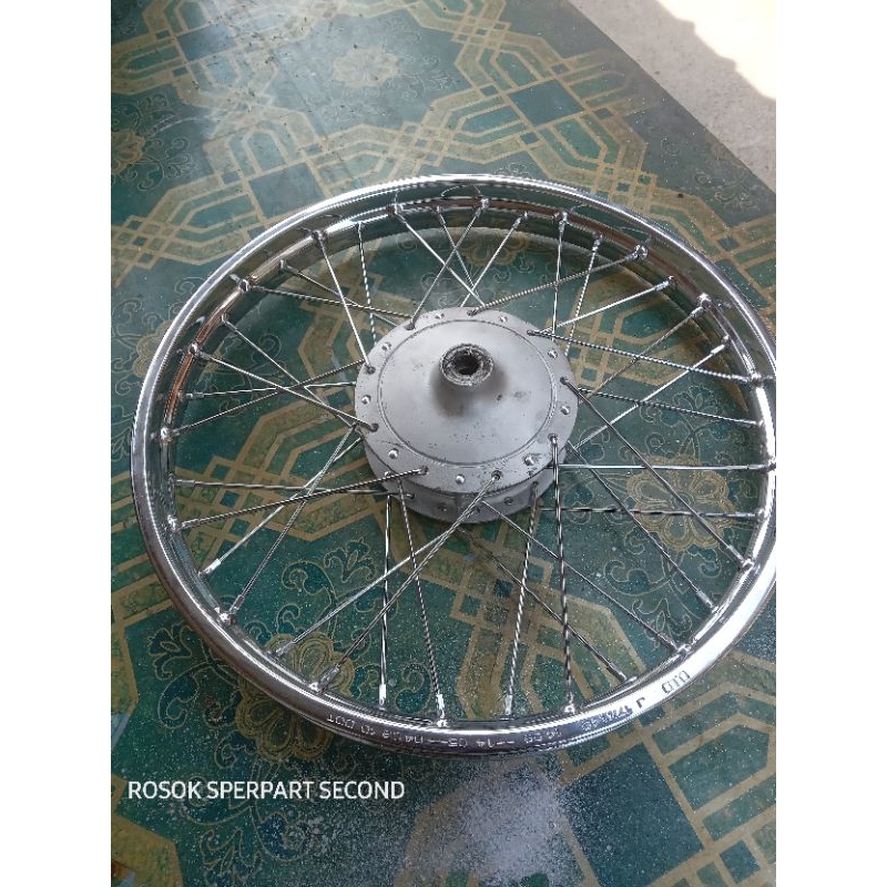 VELG DEPAN TROMOL SUZUKI RC 100 BRAVO TORNADO