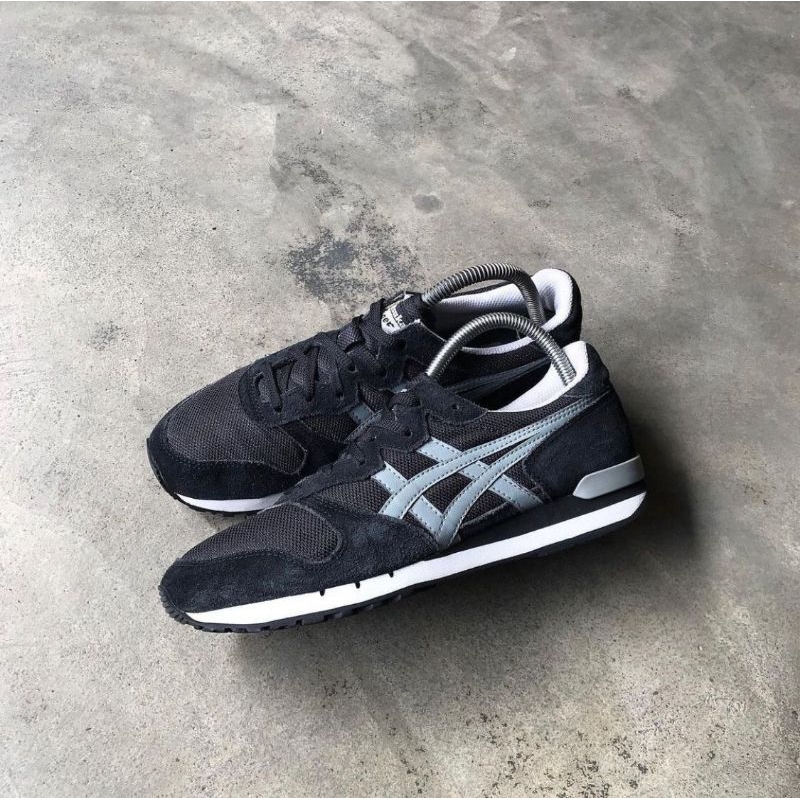 ONITSUKA TIGER ALVARADO BLACK GREY 42 -UKURAN : 42/26.5cm