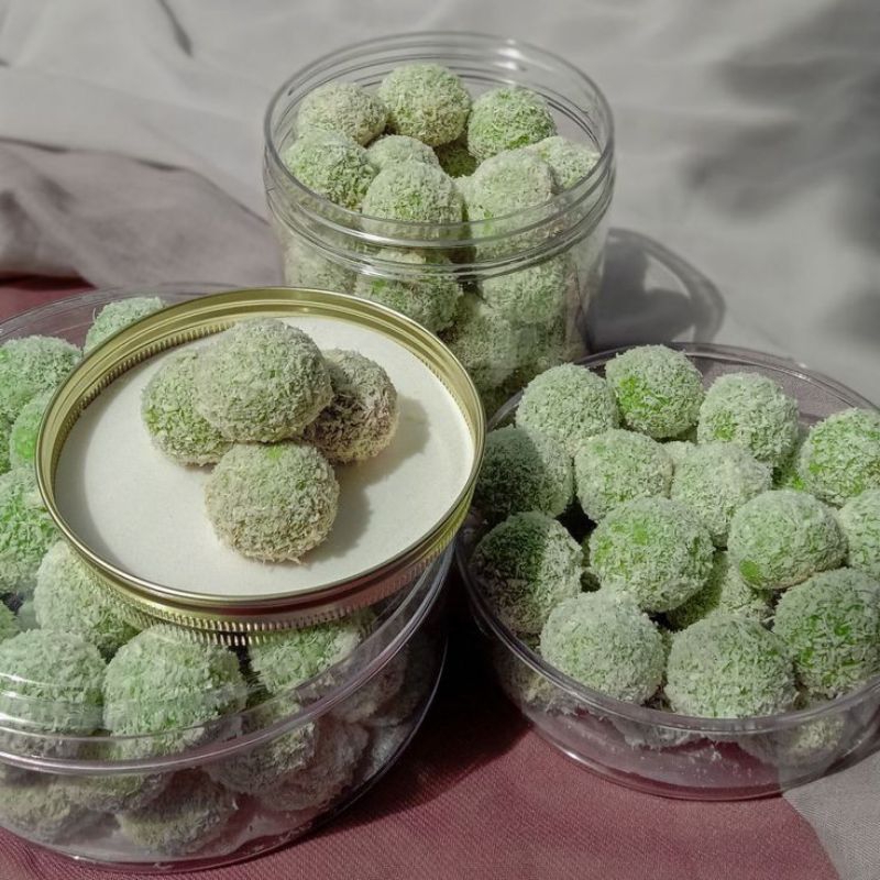 

2 kue kering nastar castengel