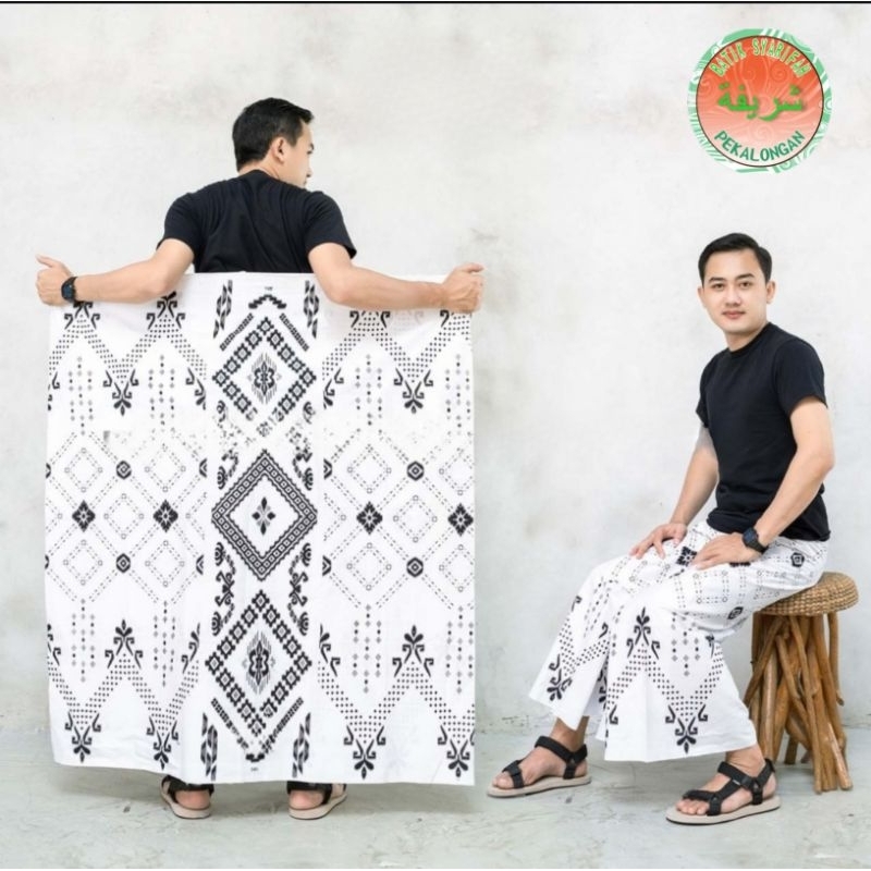 Syarifah - Sarung Goyor Batik Dewasa Motif Balomoon Putih