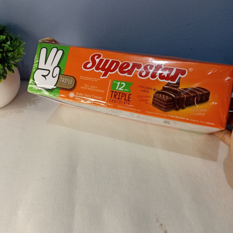 

superstar