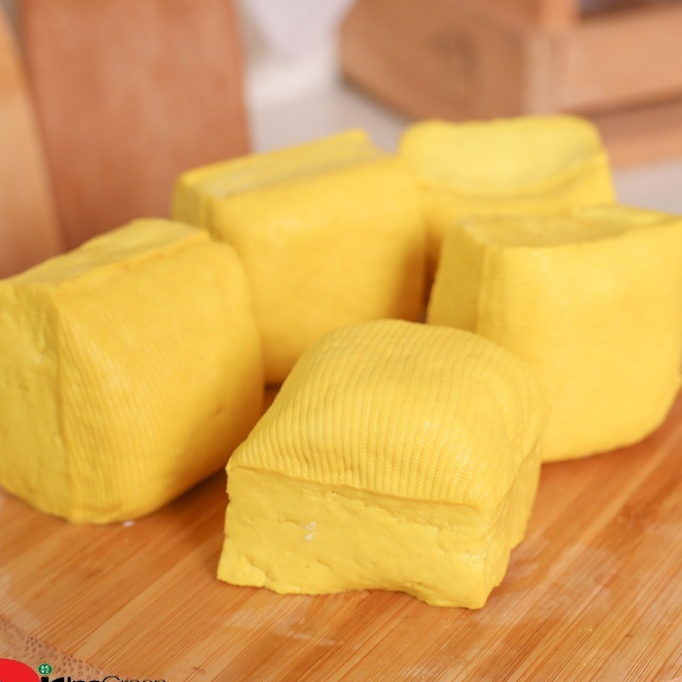 

tahu kuning cibuntu / tahu putih / tahu kuning / tahu susu lembang / tahu qeju