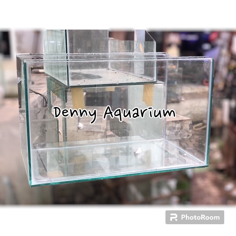 Aquarium kaca ukuran 50x30x30cm ketebalan kaca 5mm..