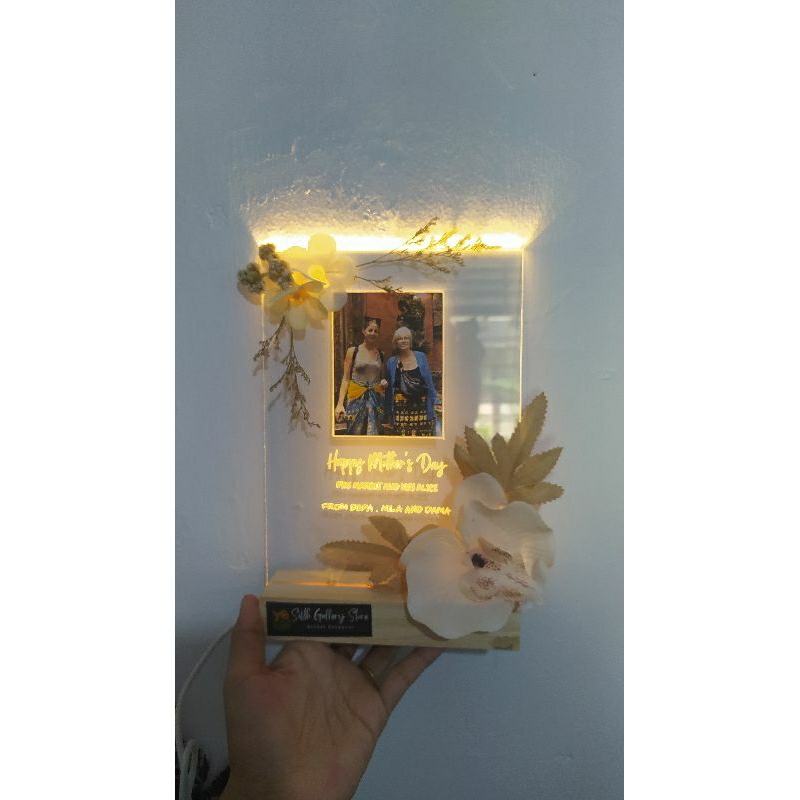 

Stand Akrilik Led Custom