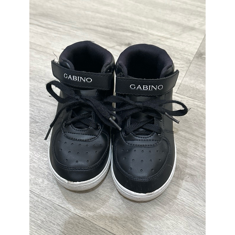 PRELOVED sepatu hitam sekolah anak gabino