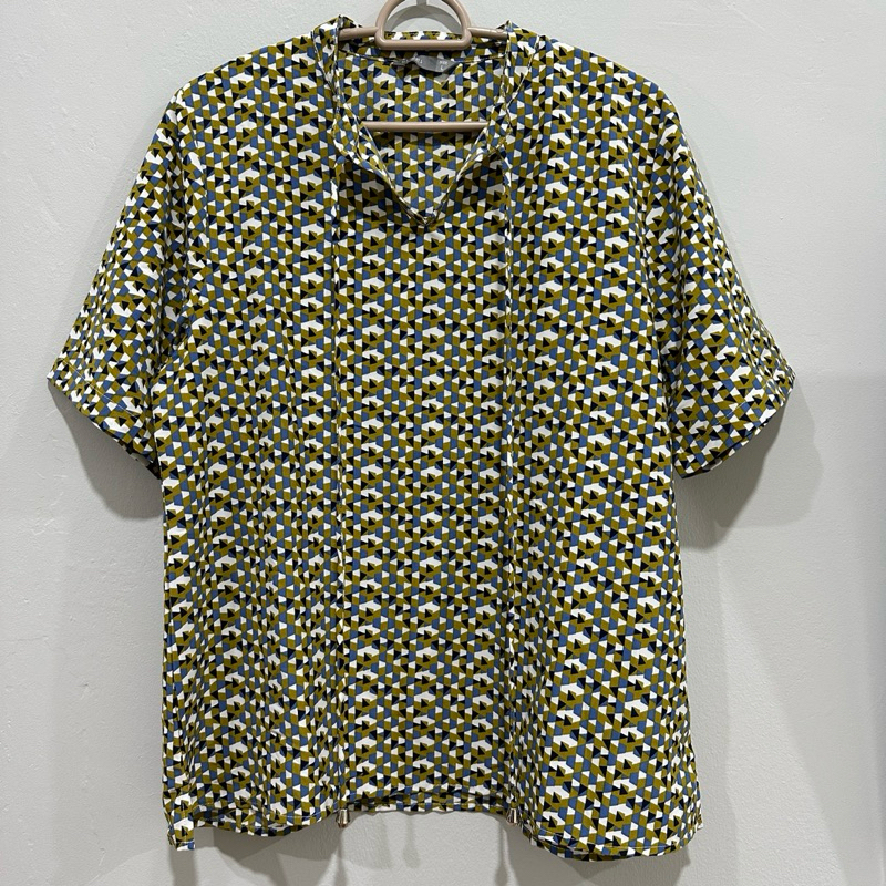 (22) Atasan St Yves