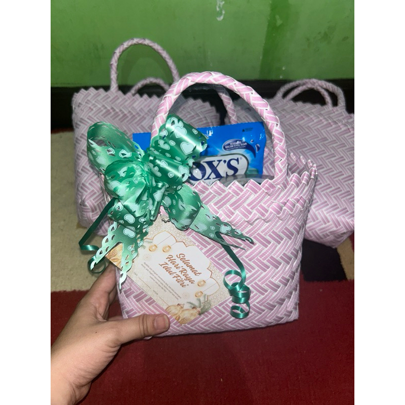

hampers cemilan