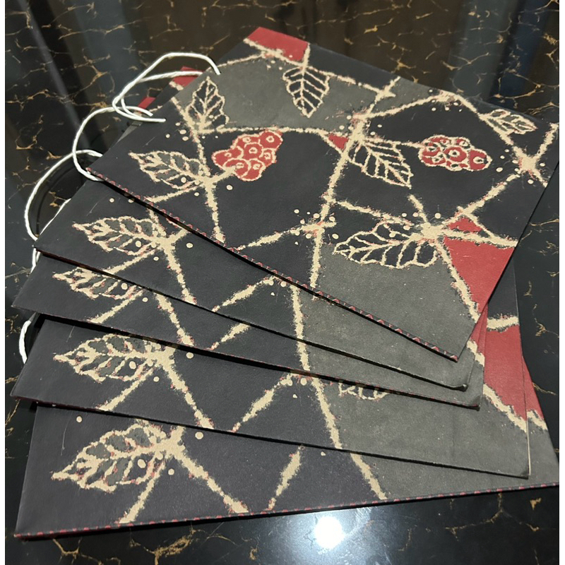 

Paper Bag Batik Isi 12 Pcs ( -+31x24x8 cm )