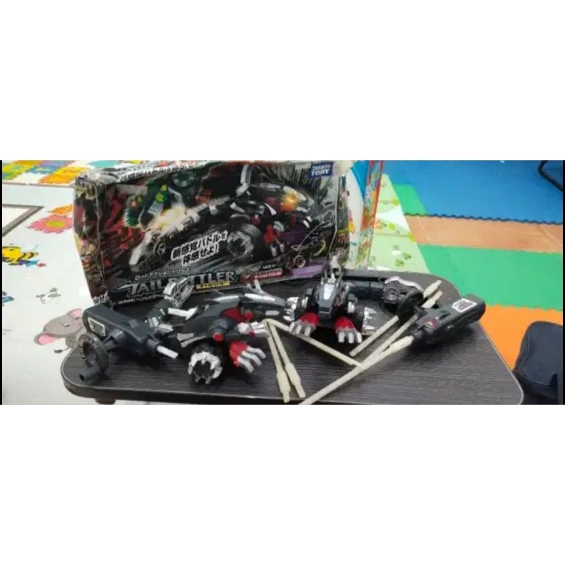 Mainan robot dinosaurus merk takara tomy original