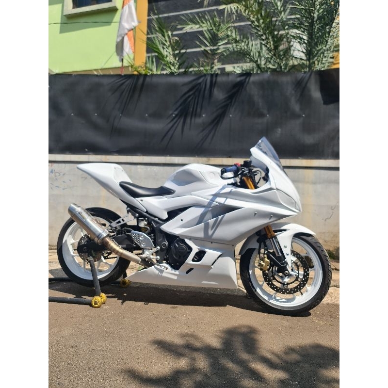 fairing dan buntut balap R25 old dan new r3 upside down