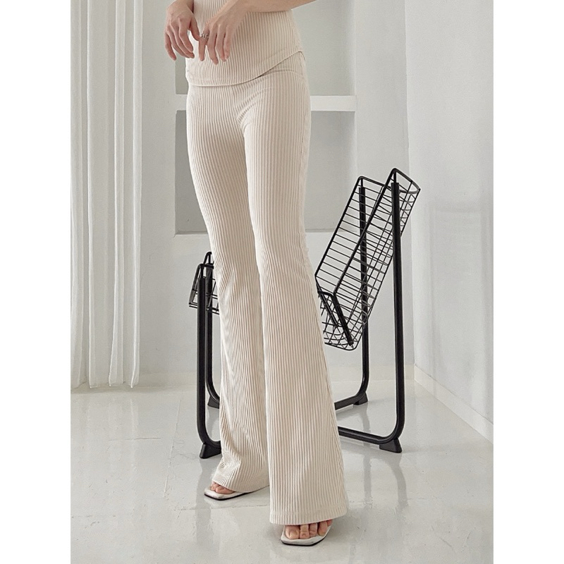 Kadaka Preloved Corduroy Flare Pants | Celana Cutbray Wanita Corduroy