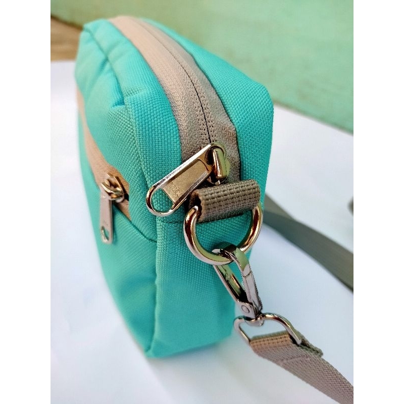 Tas slempang wanita ,warna mint tua ,zipper YKK