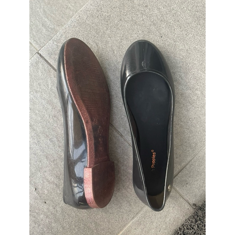 Preloved Flat Shoes Hush Puppies