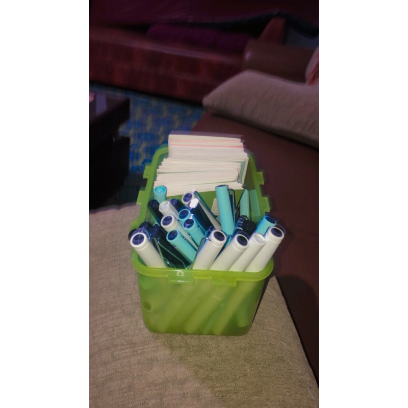 

pensil dan buku mini notebook