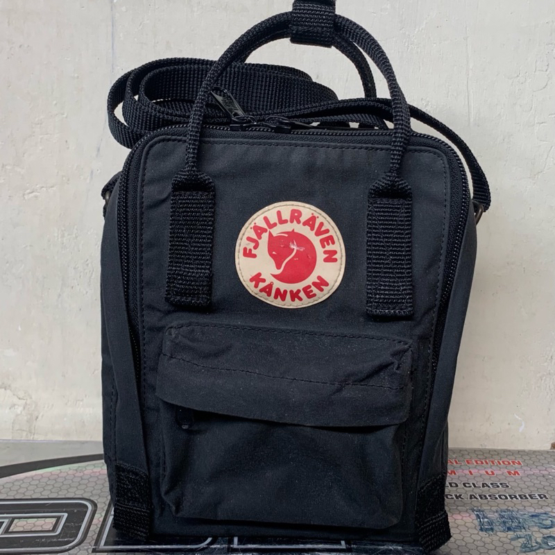 FJALLRAVEN KANKEN SLING BLACK - PRELOVED
