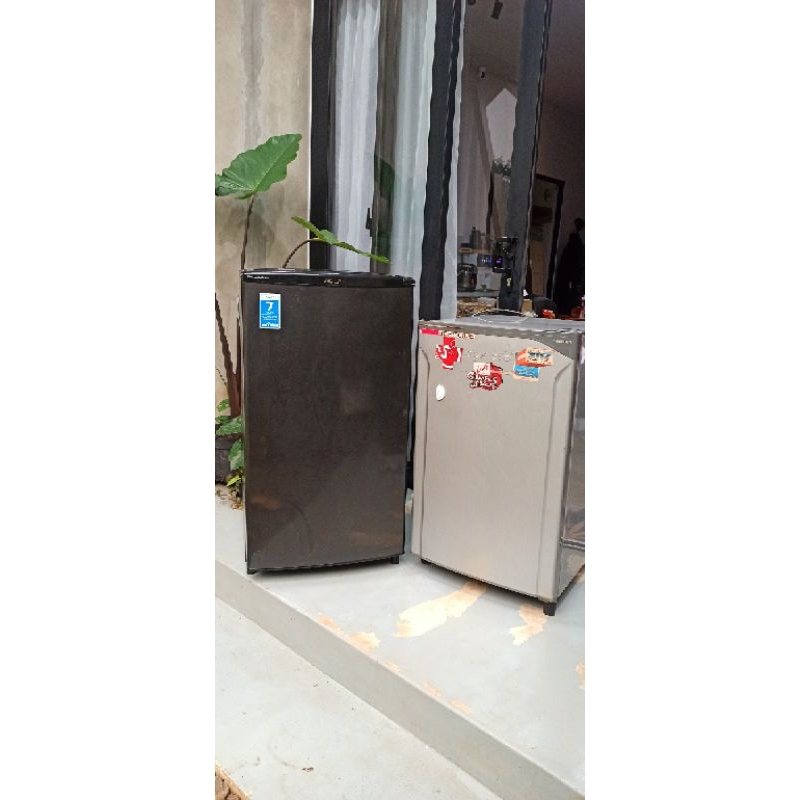 PRELOVED Freezer Aqua 4 rak, Frizer Freezer ASIP SECOND BEKAS (FREE Kulkas Toshiba)